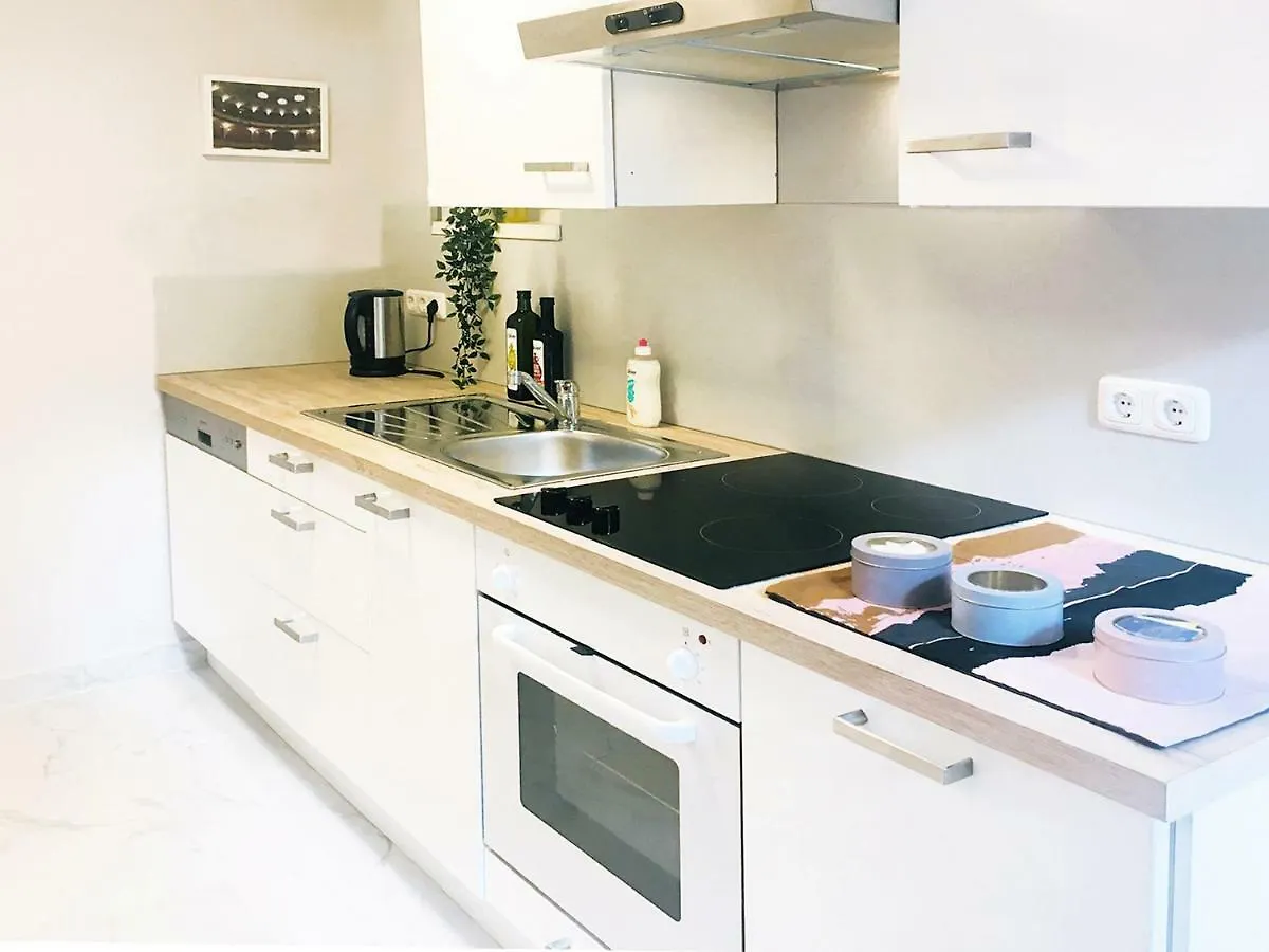 City Studio Vienna Apartment 0*,